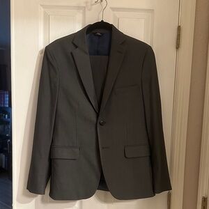 Sophisticated Charcoal Men's Suit